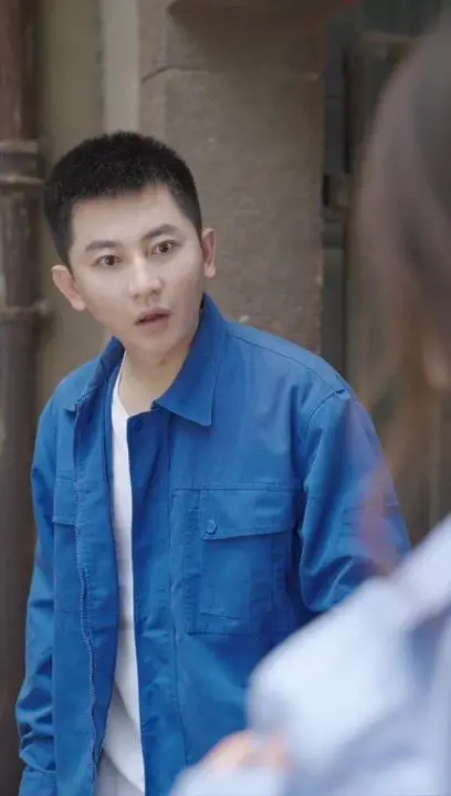 《厂妹别想逃》：一场笑到喷饭的爆笑喜剧，揭秘打工妹的别样人生与“欢乐喜剧人”的诞生记